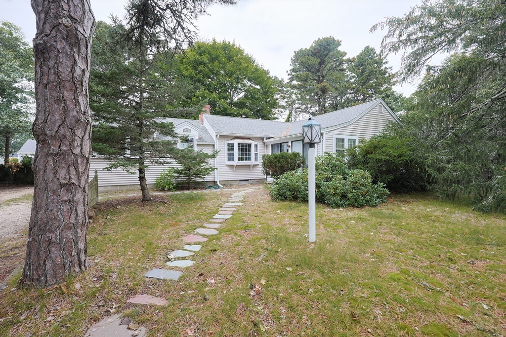 15 Glendon Road, Dennis, Massachusetts, 3 Bedrooms Bedrooms, 6 Rooms Rooms,1 BathroomBathrooms,Residential,For Sale,Glendon Road,73429327
