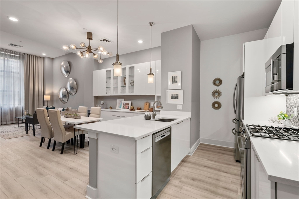 121-127 Portland Street, Boston, Massachusetts, 1 Bedroom Bedrooms, 4 Rooms Rooms,1.5 BathroomsBathrooms,Residential,For Sale,Portland Street,73449963