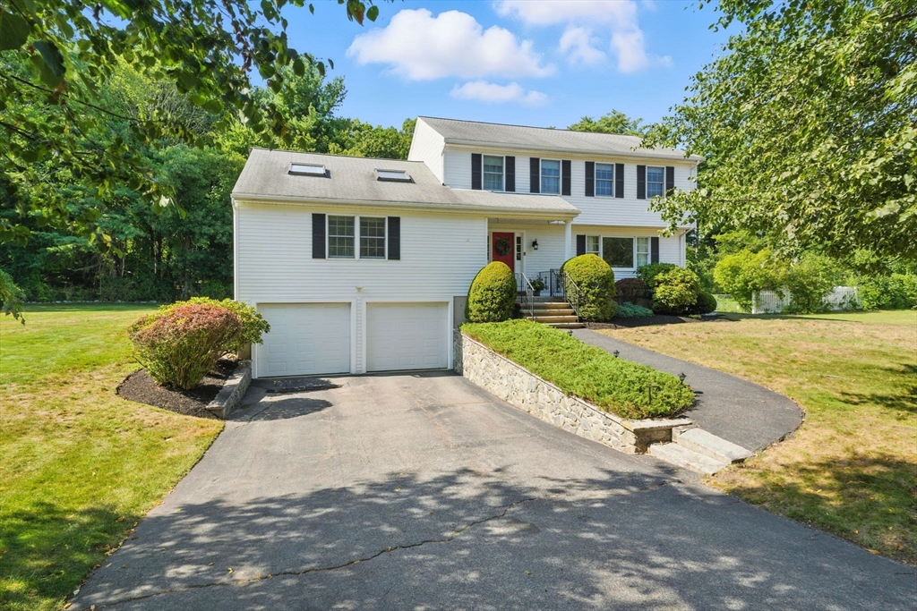 8 Eisenhaure Lane, North Reading, Massachusetts, 4 Bedrooms Bedrooms, 9 Rooms Rooms,2.5 BathroomsBathrooms,Residential,For Sale,Eisenhaure Lane,73428453