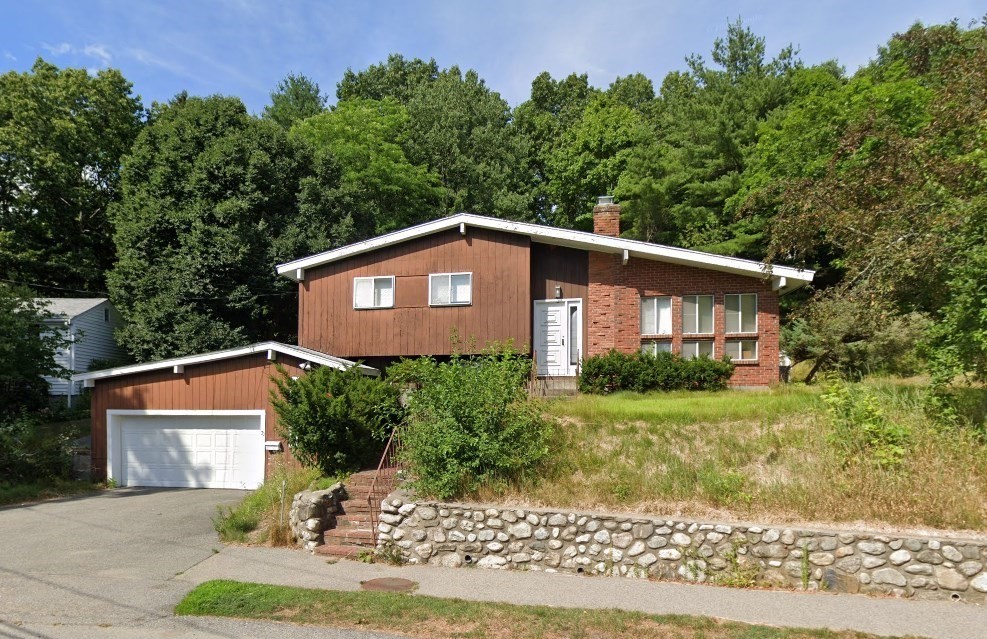 70 Booth St, Needham, Massachusetts, 3 Bedrooms Bedrooms, 6 Rooms Rooms,1.5 BathroomsBathrooms,Residential,For Sale,Booth St,73395340