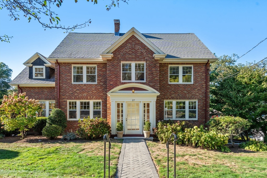 27 Chesterfield Rd, Newton, Massachusetts, 4 Bedrooms Bedrooms, 10 Rooms Rooms,3.5 BathroomsBathrooms,Residential,For Sale,Chesterfield Rd,73441210