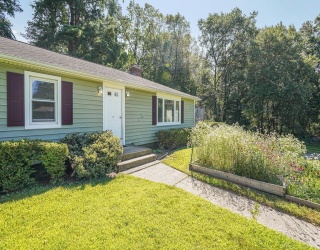 7 Mckinstry Dr, Oxford, Massachusetts, 3 Bedrooms Bedrooms, 6 Rooms Rooms,1 BathroomBathrooms,Residential,For Sale,Mckinstry Dr,73424585