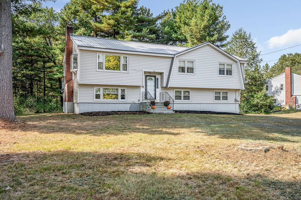 106 Stedman St, Chelmsford, Massachusetts, 3 Bedrooms Bedrooms, 7 Rooms Rooms,2.5 BathroomsBathrooms,Residential,For Sale,Stedman St,73438689