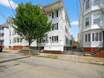 113 Eugenia St, New Bedford, Massachusetts, 12 Bedrooms Bedrooms, 21 Rooms Rooms,3 BathroomsBathrooms,Residential Income,For Sale,Eugenia St,73414985