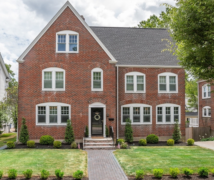 398 Blue Hills Parkway, Milton, Massachusetts, 3 Bedrooms Bedrooms, 10 Rooms Rooms,1.5 BathroomsBathrooms,Residential,For Sale,Blue Hills Parkway,73431000