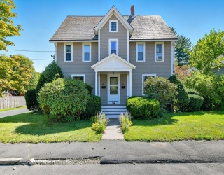 60-62 Maple St, Easthampton, Massachusetts, 5 Bedrooms Bedrooms, 10 Rooms Rooms,2 BathroomsBathrooms,Residential Income,For Sale,Maple St,73428157