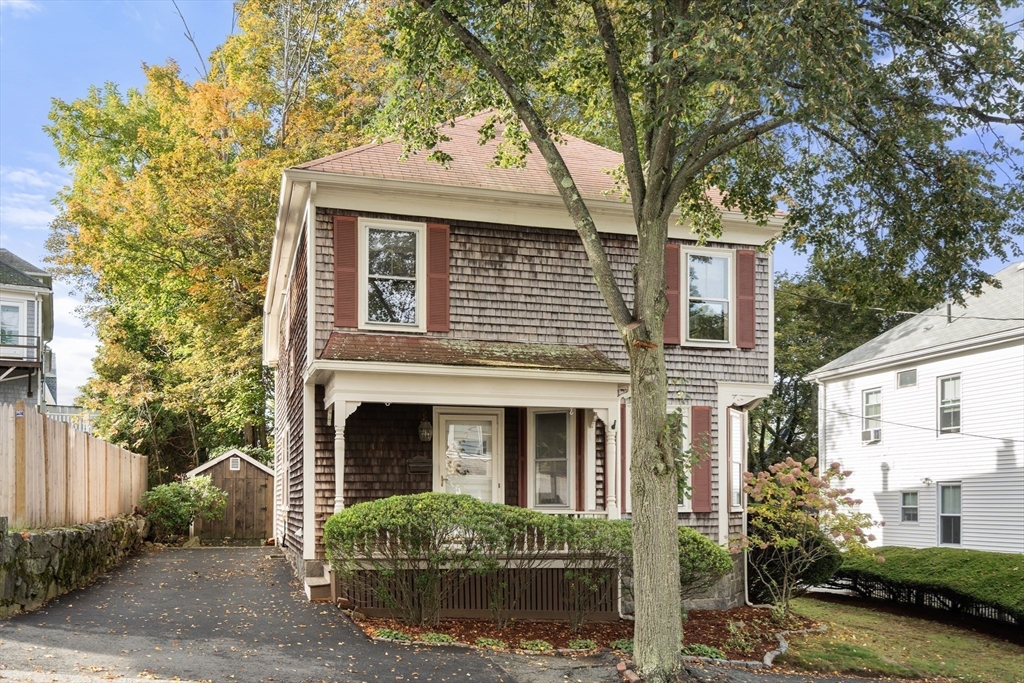 7 Harrison Avenue, Beverly, Massachusetts, 3 Bedrooms Bedrooms, 6 Rooms Rooms,1.5 BathroomsBathrooms,Residential,For Sale,Harrison Avenue,73436940