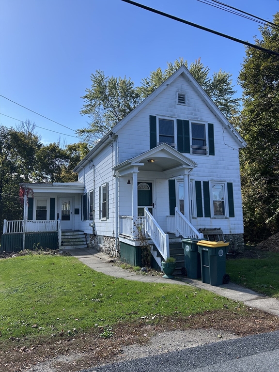 135 Bank Street, Abington, Massachusetts, 4 Bedrooms Bedrooms, 8 Rooms Rooms,1 BathroomBathrooms,Residential,For Sale,Bank Street,73442881