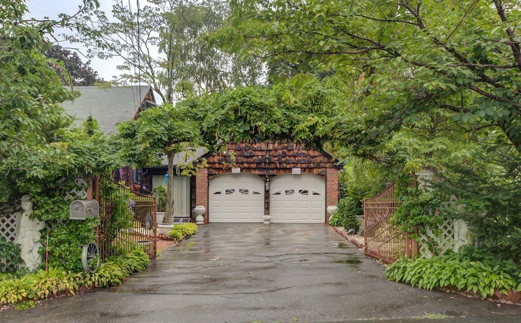 64 Durso Avenue, Lawrence, Massachusetts, 2 Bedrooms Bedrooms, 5 Rooms Rooms,2 BathroomsBathrooms,Residential,For Sale,Durso Avenue,73421068