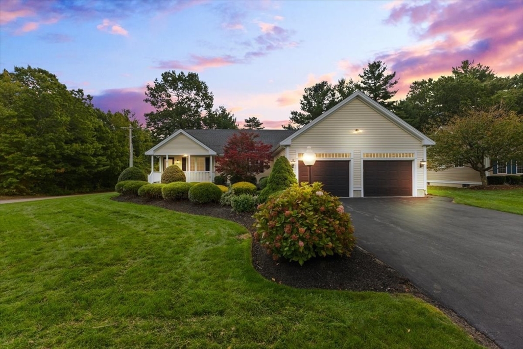 6 Bear Paw Trail, Taunton, Massachusetts, 3 Bedrooms Bedrooms, 7 Rooms Rooms,2 BathroomsBathrooms,Residential,For Sale,Bear Paw Trail,73435099