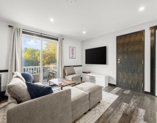 451 School Street, Marshfield, Massachusetts, 1 Bedroom Bedrooms, 3 Rooms Rooms,1 BathroomBathrooms,Residential Lease,For Rent,School Street,73445731