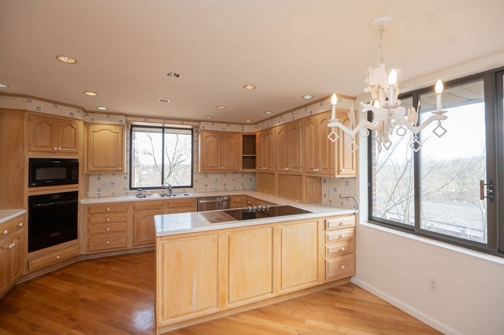 406 Paradise Rd, Swampscott, Massachusetts, 2 Bedrooms Bedrooms, 6 Rooms Rooms,2.5 BathroomsBathrooms,Residential Lease,For Rent,Paradise Rd,73424996
