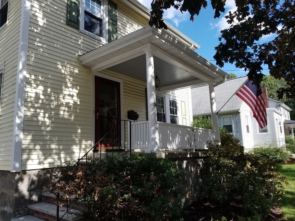 30 Quarry Lane, Milton, Massachusetts, 3 Bedrooms Bedrooms, 7 Rooms Rooms,1.5 BathroomsBathrooms,Residential Lease,For Rent,Quarry Lane,73417256