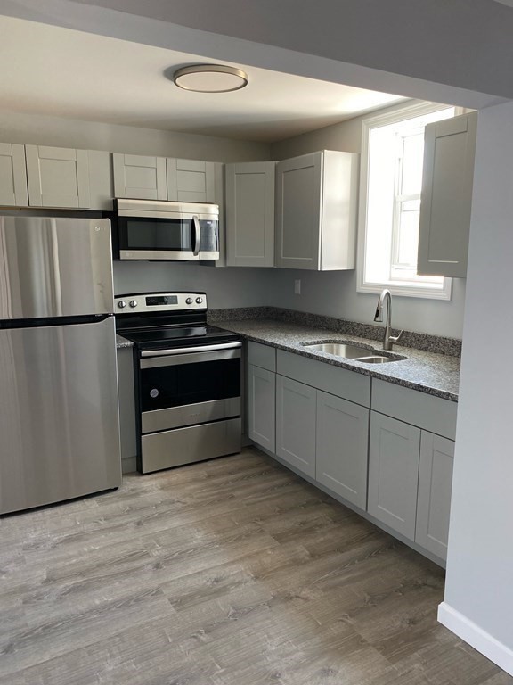 28 Bliss Street`, Dartmouth, Massachusetts, 1 Bedroom Bedrooms, 2 Rooms Rooms,1 BathroomBathrooms,Residential Lease,For Rent,Bliss Street`,73440877