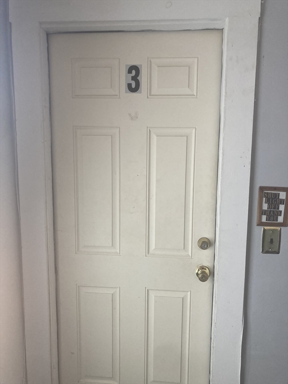 24 Livingston Road, Brockton, Massachusetts, 1 Bedroom Bedrooms, 3 Rooms Rooms,1 BathroomBathrooms,Residential Lease,For Rent,Livingston Road,73424634