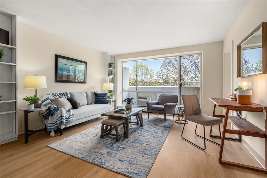 29 Concord Ave, Cambridge, Massachusetts, 1 Bedroom Bedrooms, 3 Rooms Rooms,1 BathroomBathrooms,Residential Lease,For Rent,Concord Ave,73433468