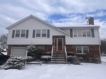 1 Sparhawk Cir, Stoneham, Massachusetts, 4 Bedrooms Bedrooms, 7 Rooms Rooms,2 BathroomsBathrooms,Residential Lease,For Rent,Sparhawk Cir,73450304