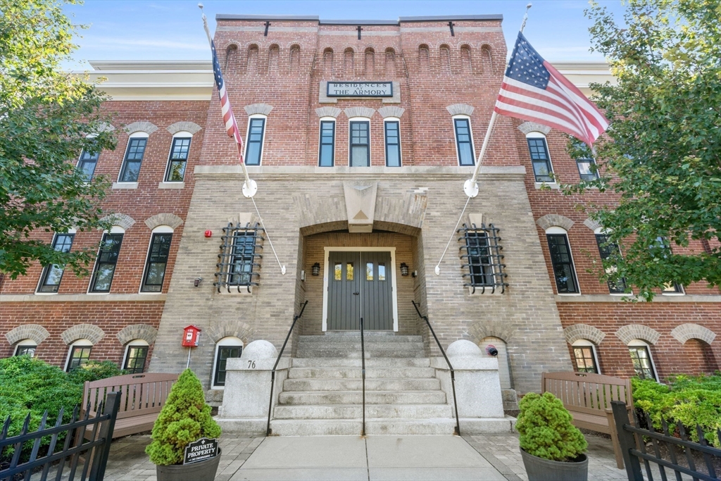 76 Court Street, Plymouth, Massachusetts, 2 Bedrooms Bedrooms, 8 Rooms Rooms,2.5 BathroomsBathrooms,Residential Lease,For Rent,Court Street,73430759