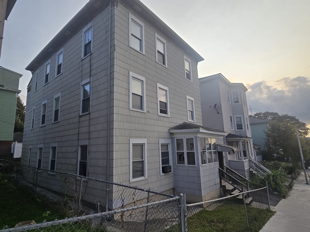 10 East Kendall St, Worcester, Massachusetts, 2 Bedrooms Bedrooms, 4 Rooms Rooms,1 BathroomBathrooms,Residential Lease,For Rent,East Kendall St,73433841