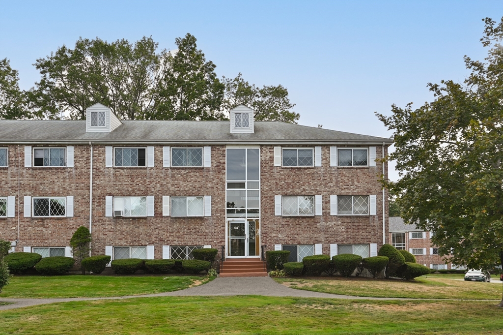 54 Fernview Ave, North Andover, Massachusetts, 2 Bedrooms Bedrooms, 4 Rooms Rooms,1 BathroomBathrooms,Residential Lease,For Rent,Fernview Ave,73436654