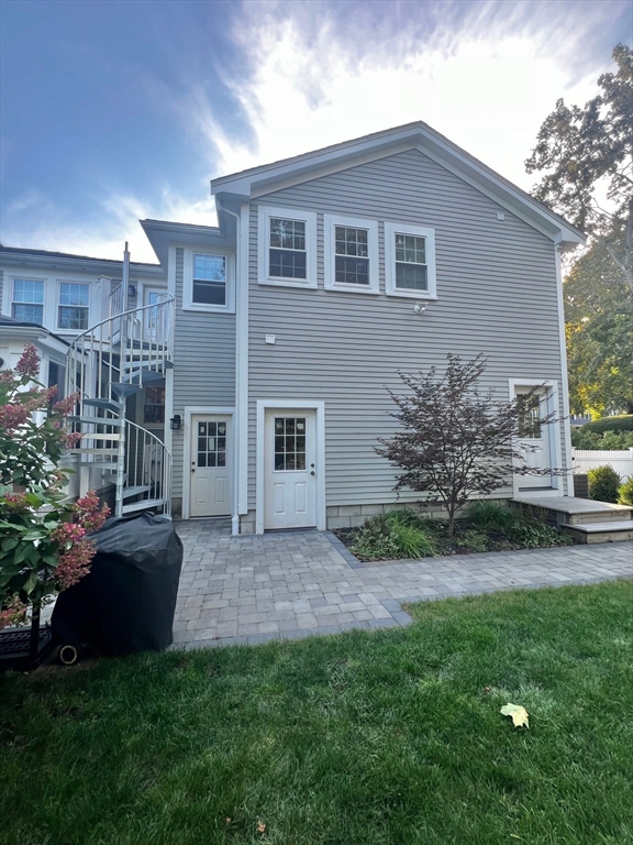 19 Bernard Rd, Wellesley, Massachusetts, 2 Bedrooms Bedrooms, 4 Rooms Rooms,1 BathroomBathrooms,Residential Lease,For Rent,Bernard Rd,73436342