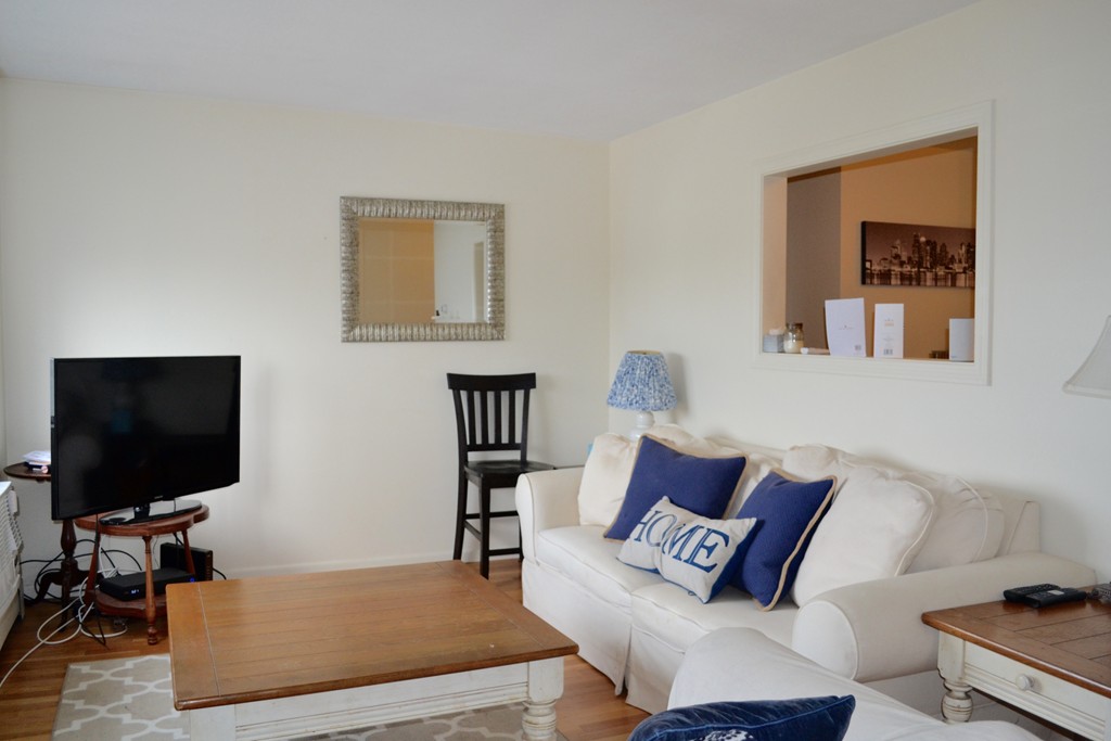 133 Heath, Somerville, Massachusetts, 2 Bedrooms Bedrooms, 5 Rooms Rooms,1 BathroomBathrooms,Residential Lease,For Rent,Heath,73419318