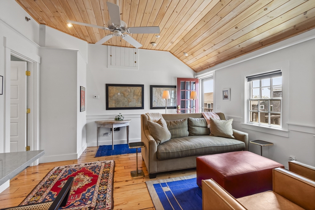 381 Commercial Street, Provincetown, Massachusetts, 2 Bedrooms Bedrooms, 4 Rooms Rooms,1 BathroomBathrooms,Residential,For Sale,Commercial Street,73395016