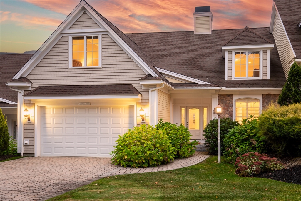 17 Ivana Drive, Andover, Massachusetts, 3 Bedrooms Bedrooms, 8 Rooms Rooms,4.5 BathroomsBathrooms,Residential Lease,For Rent,Ivana Drive,73450506