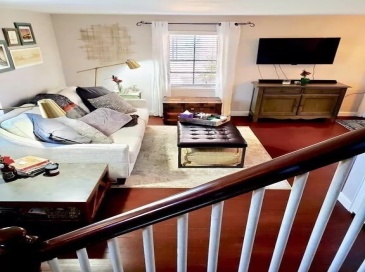 62 Pierce Rd, Watertown, Massachusetts, 2 Bedrooms Bedrooms, 5 Rooms Rooms,1 BathroomBathrooms,Residential Lease,For Rent,Pierce Rd,73450525