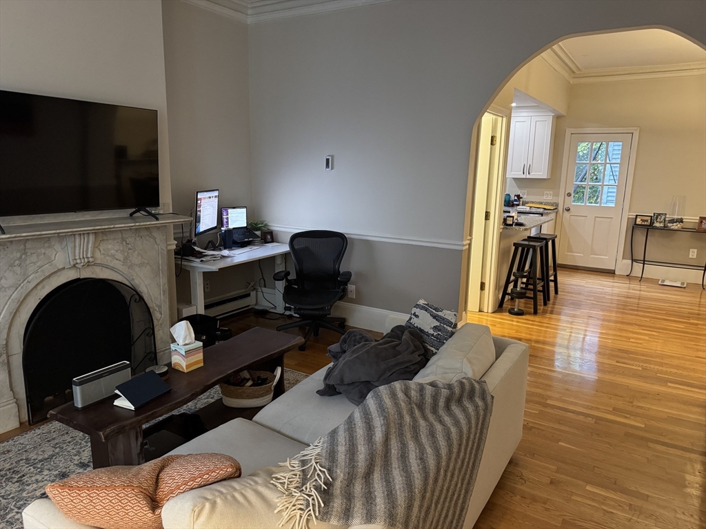532 East 5th Street, Boston, Massachusetts, 1 Bedroom Bedrooms, 5 Rooms Rooms,1.5 BathroomsBathrooms,Residential Lease,For Rent,East 5th Street,73450531