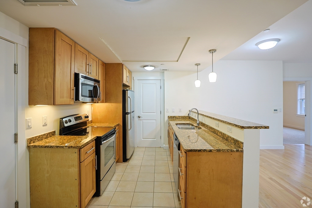 87 New, Cambridge, Massachusetts, 2 Bedrooms Bedrooms, 3 Rooms Rooms,2 BathroomsBathrooms,Residential Lease,For Rent,New,73450557