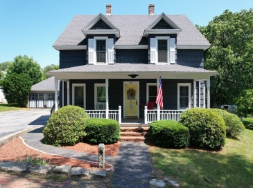 7 Wall St, Uxbridge, Massachusetts, 5 Bedrooms Bedrooms, 11 Rooms Rooms,3 BathroomsBathrooms,Residential Income,For Sale,Wall St,73400450