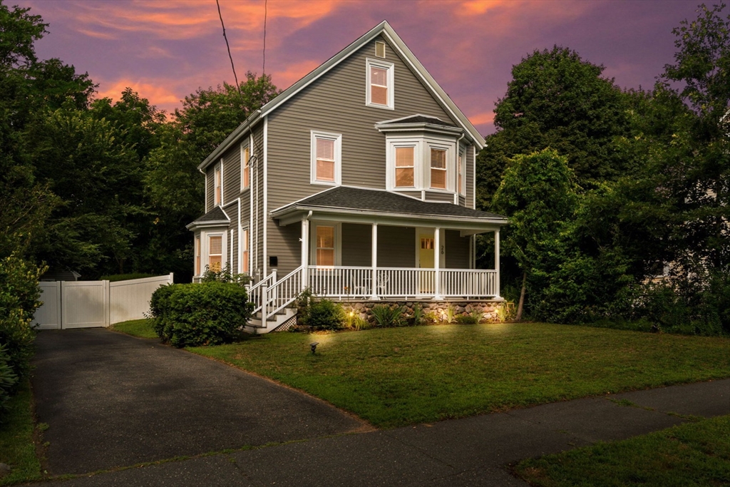 26 Clark St, Danvers, Massachusetts, 4 Bedrooms Bedrooms, 8 Rooms Rooms,1.5 BathroomsBathrooms,Residential,For Sale,Clark St,73431147