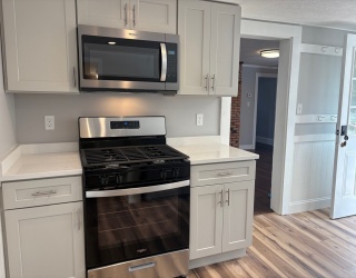 408 Neponset St, Canton, Massachusetts, 2 Bedrooms Bedrooms, 6 Rooms Rooms,2 BathroomsBathrooms,Residential Lease,For Rent,Neponset St,73437935