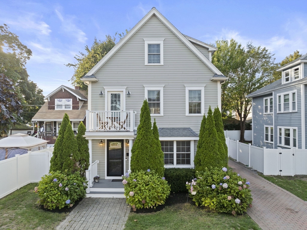 158 W Elm Ave, Quincy, Massachusetts, 4 Bedrooms Bedrooms, 7 Rooms Rooms,2.5 BathroomsBathrooms,Residential,For Sale,W Elm Ave,73438830