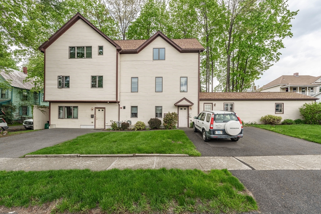 7-11 Phillips St, Greenfield, Massachusetts, 5 Bedrooms Bedrooms, 11 Rooms Rooms,4.5 BathroomsBathrooms,Residential Income,For Sale,Phillips St,73373548