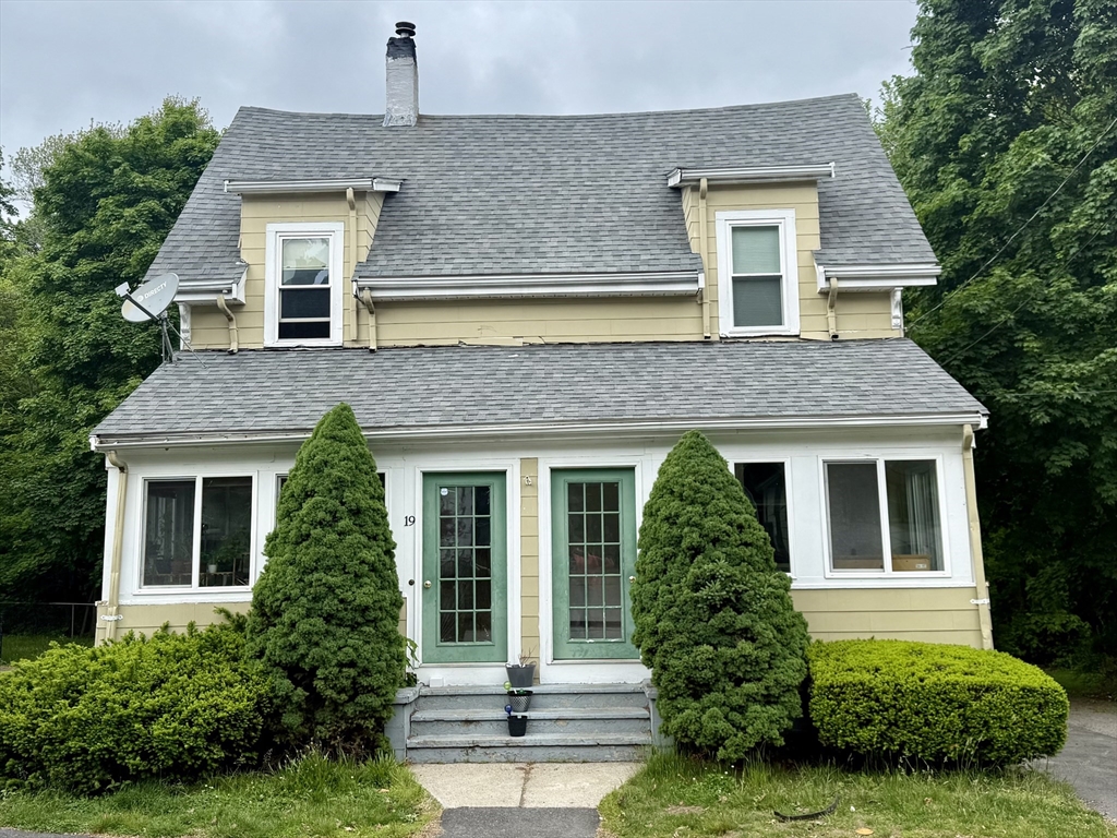 17-19 Moraine Pl, Brockton, Massachusetts, 4 Bedrooms Bedrooms, 12 Rooms Rooms,3 BathroomsBathrooms,Residential Income,For Sale,Moraine Pl,73378453