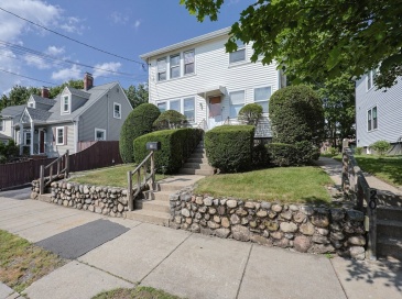 18-20 Melbourne Ave, Newton, Massachusetts, 5 Bedrooms Bedrooms, 14 Rooms Rooms,2 BathroomsBathrooms,Residential Income,For Sale,Melbourne Ave,73391676