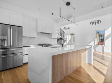 12 Deer Street, Boston, Massachusetts, 2 Bedrooms Bedrooms, 5 Rooms Rooms,2.5 BathroomsBathrooms,Residential Lease,For Rent,Deer Street,73407941