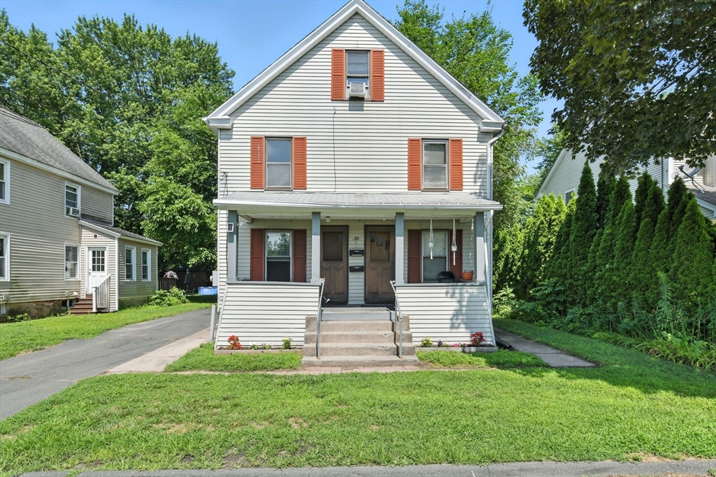 33 Miller St, Westfield, Massachusetts, 4 Bedrooms Bedrooms, 10 Rooms Rooms,2 BathroomsBathrooms,Residential Income,For Sale,Miller St,73399387