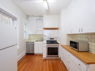 94 Naples Rd, Brookline, Massachusetts, 2 Bedrooms Bedrooms, 4 Rooms Rooms,1 BathroomBathrooms,Residential,For Sale,Naples Rd,73360722