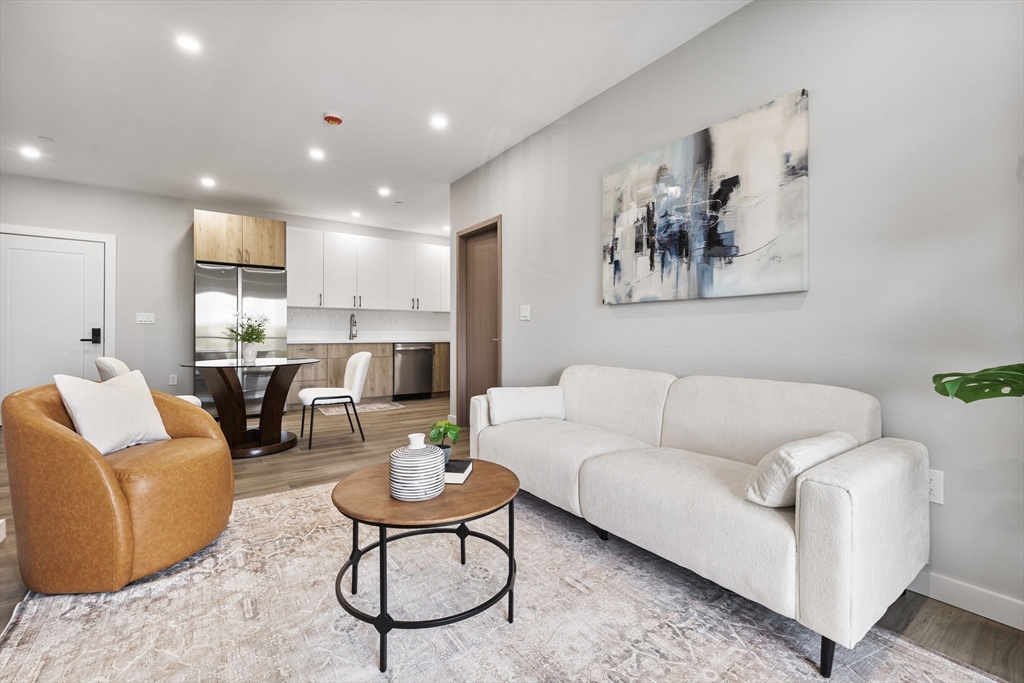 43-47 Fremont, Boston, Massachusetts, 2 Bedrooms Bedrooms, 4 Rooms Rooms,2 BathroomsBathrooms,Residential Lease,For Rent,Fremont,73397775