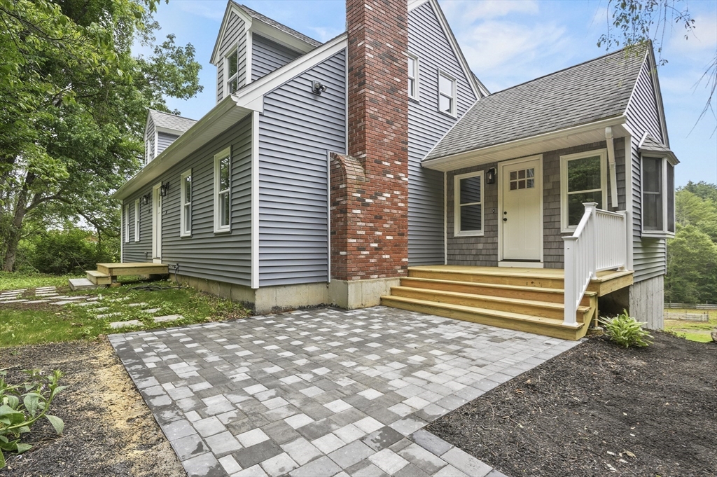 19 King Rd, Charlton, Massachusetts, 4 Bedrooms Bedrooms, 7 Rooms Rooms,2.5 BathroomsBathrooms,Residential,For Sale,King Rd,73388540