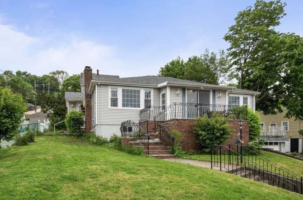 28 Elsie St, Everett, Massachusetts, 3 Bedrooms Bedrooms, 5 Rooms Rooms,1 BathroomBathrooms,Residential Lease,For Rent,Elsie St,73406763