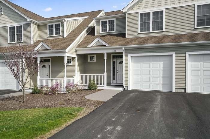 70 Endicott Street, Norwood, Massachusetts, 2 Bedrooms Bedrooms, 6 Rooms Rooms,2.5 BathroomsBathrooms,Residential Lease,For Rent,Endicott Street,73414250