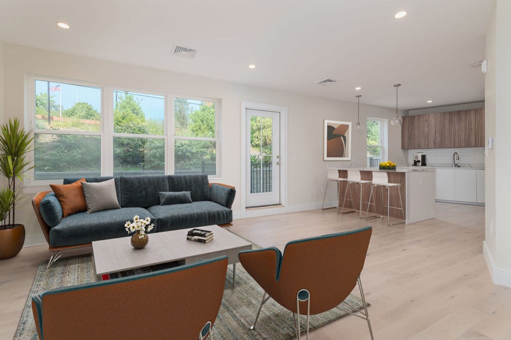 488 Quincy Avenue, Quincy, Massachusetts, 2 Bedrooms Bedrooms, 5 Rooms Rooms,2 BathroomsBathrooms,Residential,For Sale,Quincy Avenue,73339460