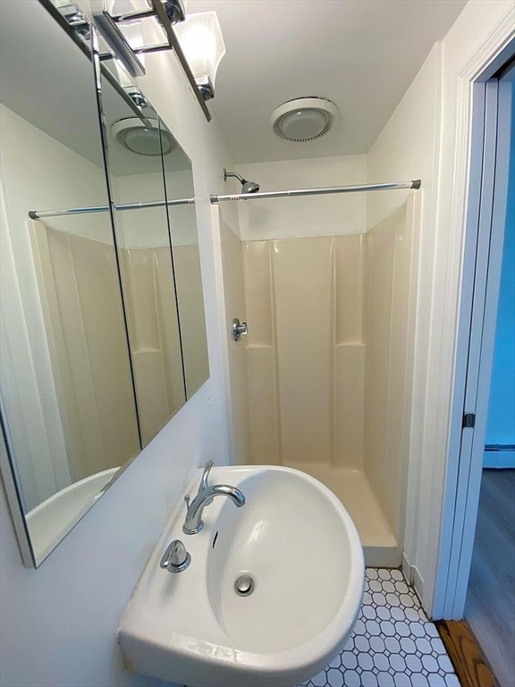 273 Cross St, Winchester, Massachusetts, 2 Bedrooms Bedrooms, 6 Rooms Rooms,2 BathroomsBathrooms,Residential Lease,For Rent,Cross St,73385712