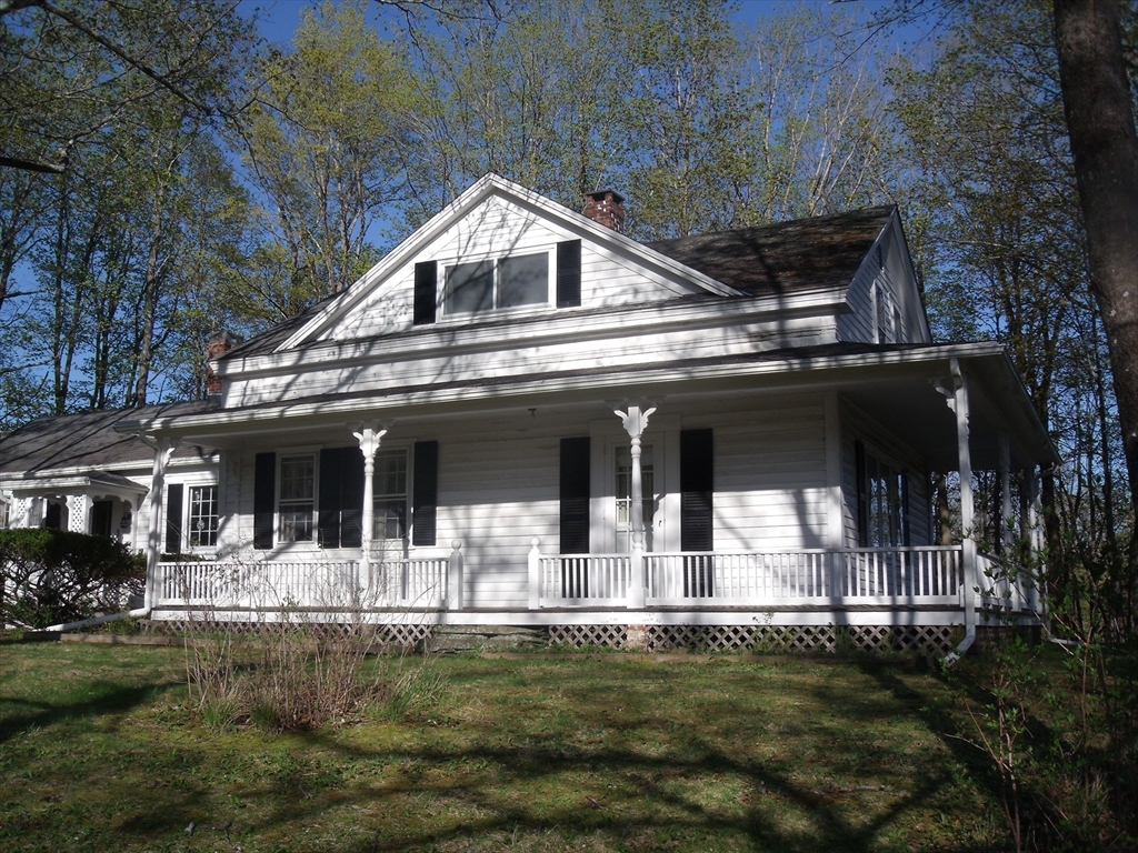 2 North Street, Williamsburg, Massachusetts, 3 Bedrooms Bedrooms, 6 Rooms Rooms,1 BathroomBathrooms,Residential,For Sale,North Street,73368049