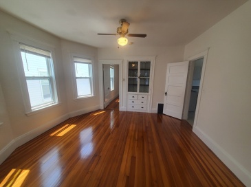 26 Buttonwood Street, Boston, Massachusetts, 2 Bedrooms Bedrooms, 5 Rooms Rooms,1 BathroomBathrooms,Residential Lease,For Rent,Buttonwood Street,73390991