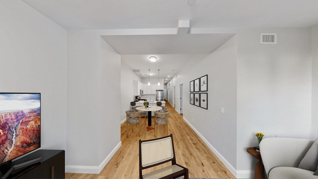 334-336 Warren, Boston, Massachusetts, 4 Bedrooms Bedrooms, 6 Rooms Rooms,1 BathroomBathrooms,Residential Lease,For Rent,Warren,73369179